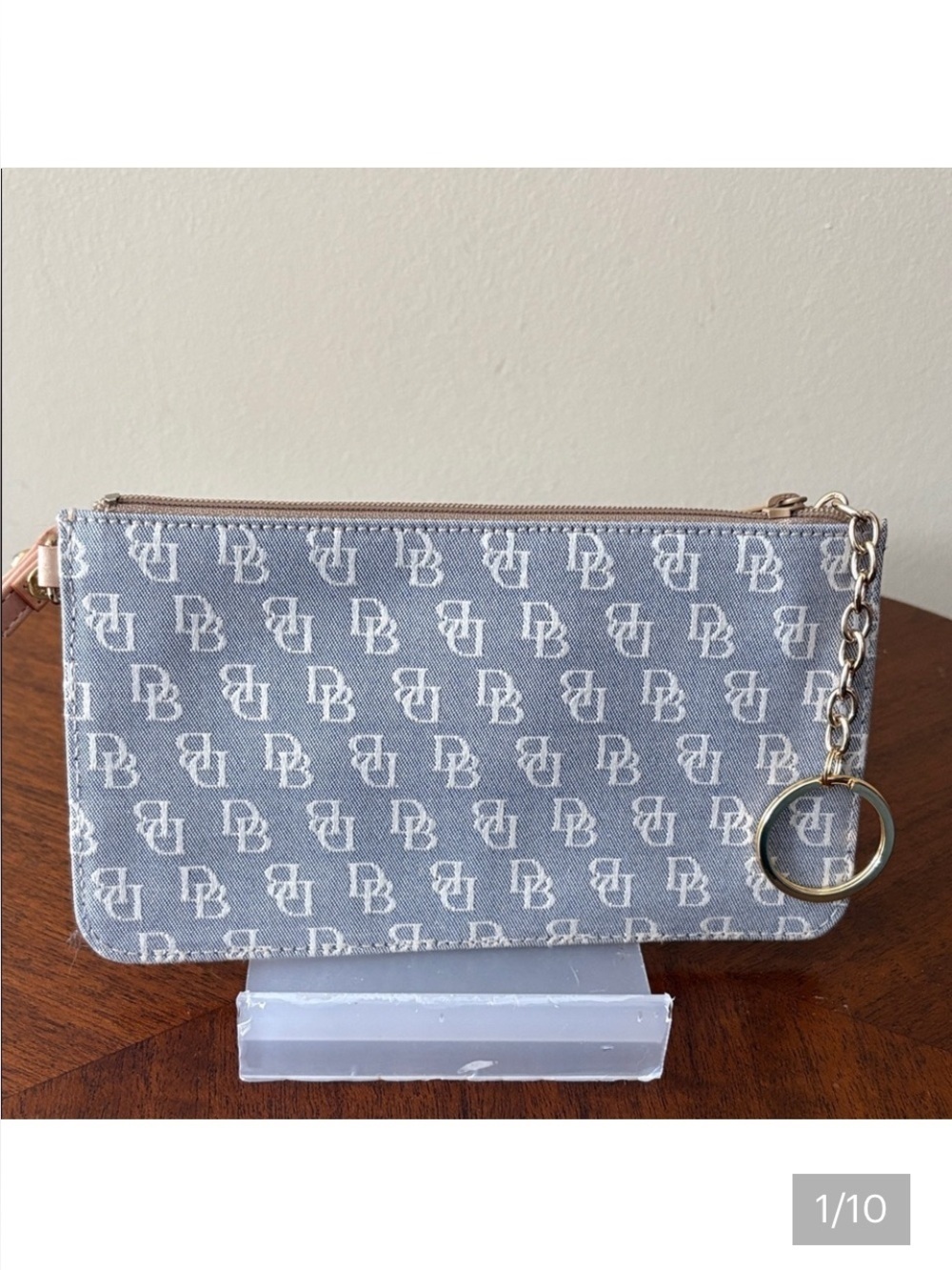 Dooney Bourke monogram, wristlet Clutch Canvas gray/cream missing wristlet strap